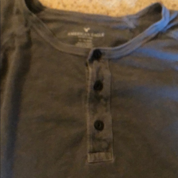 American Eagle 3 button t - Picture 3 of 3